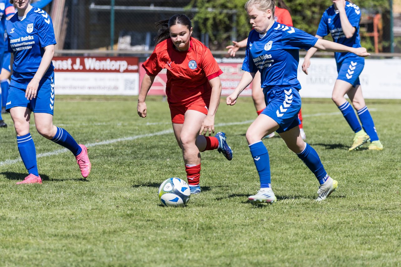 Bild 374 - F TSV Zarpen - Holstein Kiel II : Ergebnis: 2:6